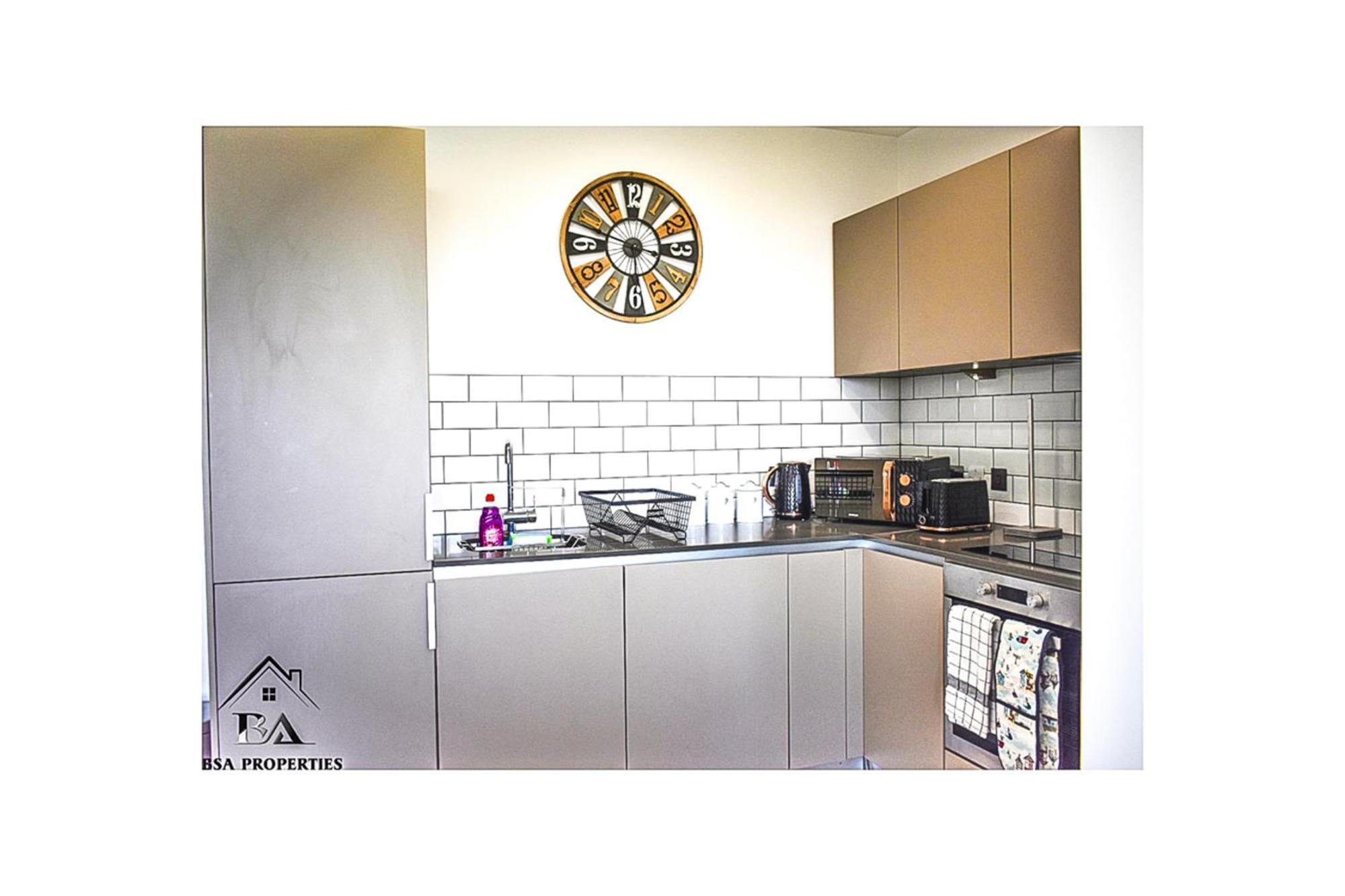 City Centre Apartment Close To Ascot & Legoland Sleep Upto 4 Guests - Parking On Request! براكنيل المظهر الخارجي الصورة