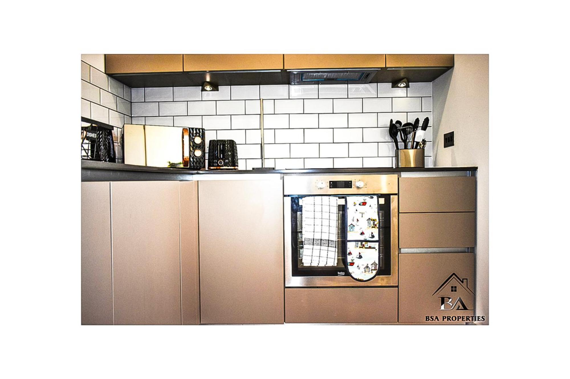 City Centre Apartment Close To Ascot & Legoland Sleep Upto 4 Guests - Parking On Request! براكنيل المظهر الخارجي الصورة